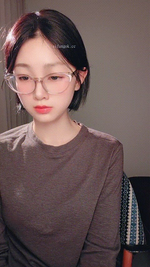 顶级反差 乖乖女【夏嫣】细皮嫩肉短发学妹 美体美足 大屁股 全身雪白细嫩肌肤 跳弹自.gif