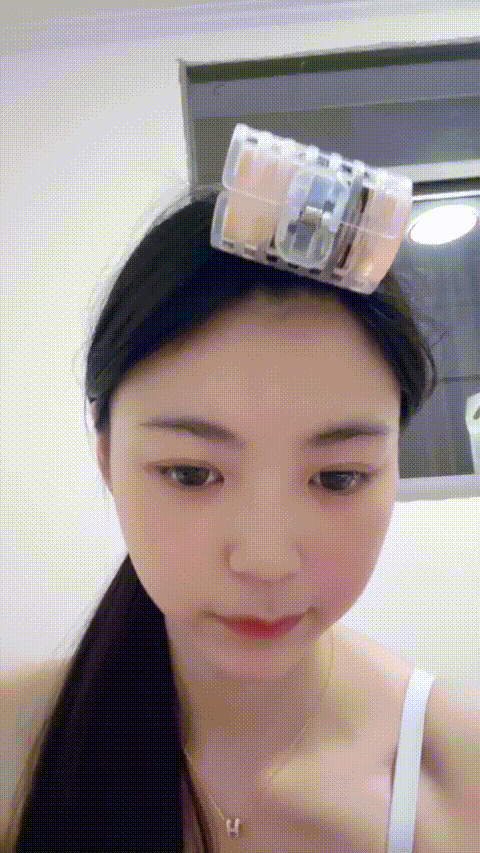 【小佳宝】超甜校花 美乳粉逼 很是清纯 沐浴 手势舞 掰穴自慰 (5)_p5_compressed.gif.gif