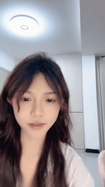 闪闪发光的小嫩逼 绝对天花板的女神 人美逼嫩【咪咪酱】脱光光大秀_start2403s_1s.gif.gif