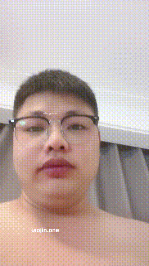 重庆的大哥太牛逼，【高端调教】，两个极品美女带回家中，尽情调教，互插互亲，肤白貌.gif