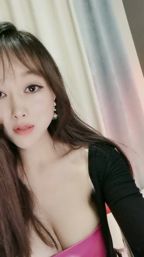 #E杯舞姬_1_27骚穴自慰呻吟不断，女神高潮喷水_p80.gif