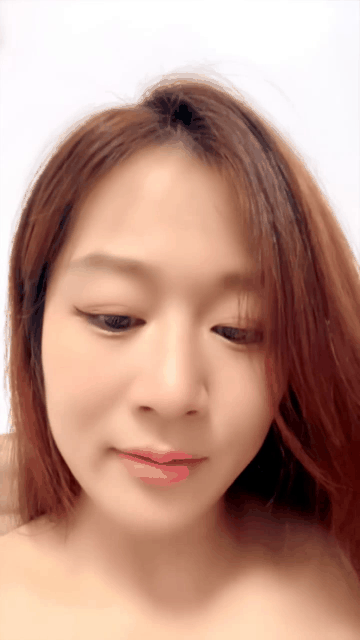 新来的纯情大表姐颜值高妩媚又风骚全程露脸大秀直播跟狼友撩骚互动听指挥揉奶抠逼浪叫.gif