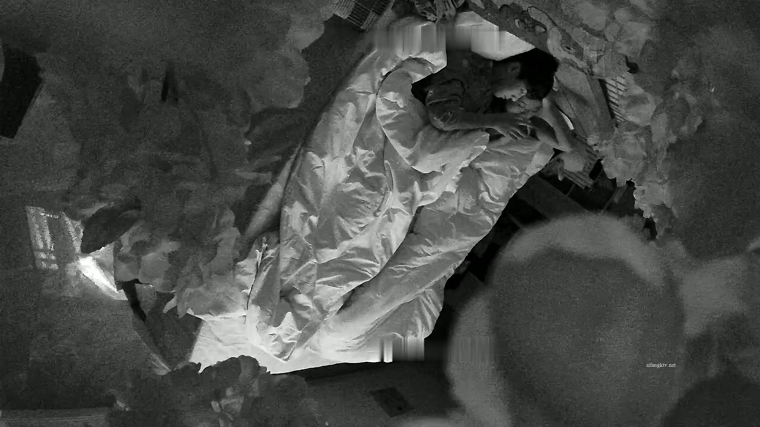 ，【校园小情侣假期开房】，毫无节制，一天干三炮，玩的还挺变态1 (2).mp4_20251113_1.jpg