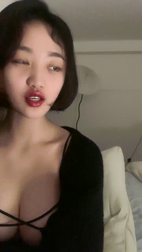天天想鼠_G奶校花女神_首次道具自慰！舔逼舔奶舌吻_合集16部_13_p20_compressed.gif.gif