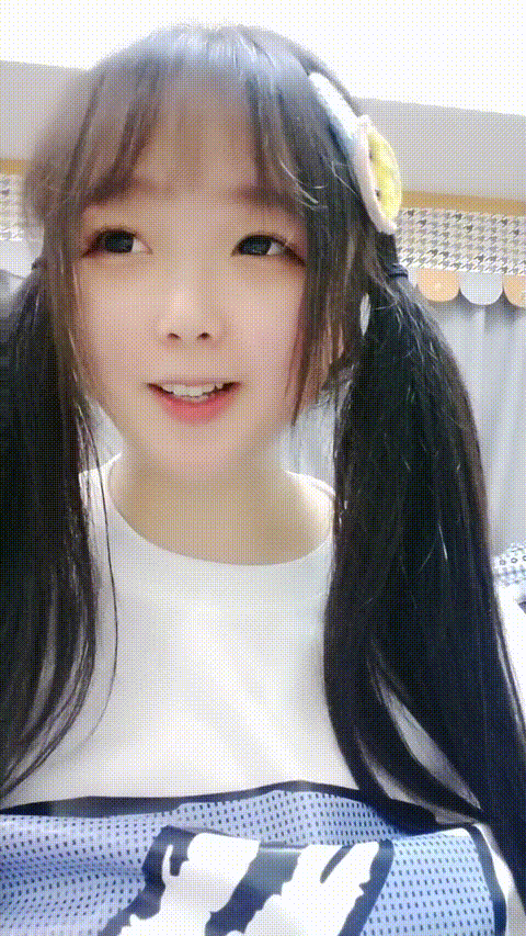 #kitten团团_正宗校花下海啦，小蝴蝶会飞贫乳女神_p80_compressed.gif