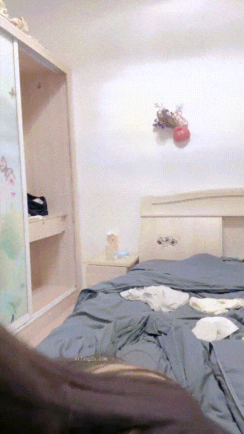 小云慢吞吞   美少女  道具自慰 (5)_p80 (2).gif