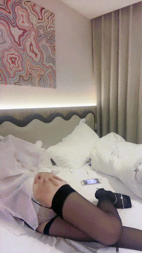 【00年天天】重磅!_网红脸女神道具狂插高潮喷水秒射!_48_p5 (2).gif