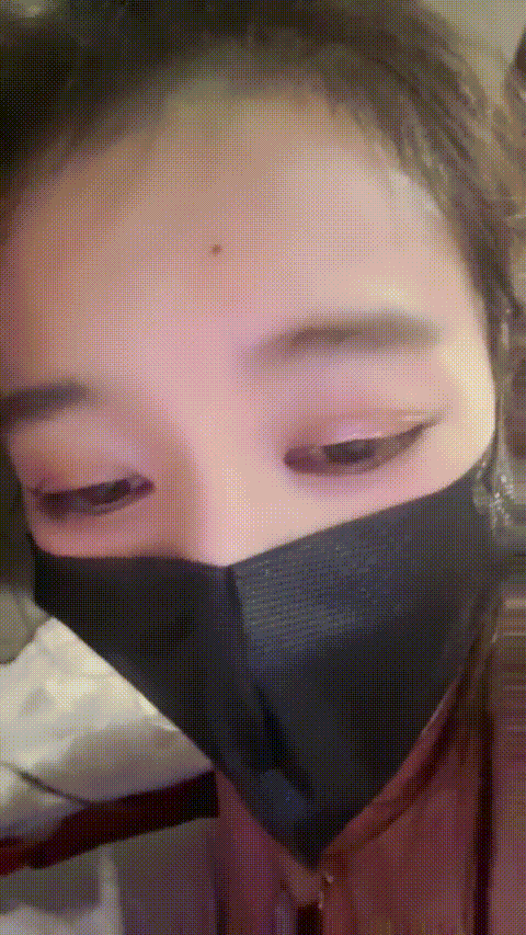 尤物推荐【美人儿】逆天女神 颜值身材吊打网红明星 美到Z息 绿播下海 全裸下厨 跳蛋.gif