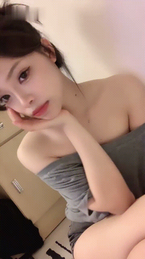 雯雯舌头很灵活_20260215_103149_p40.gif