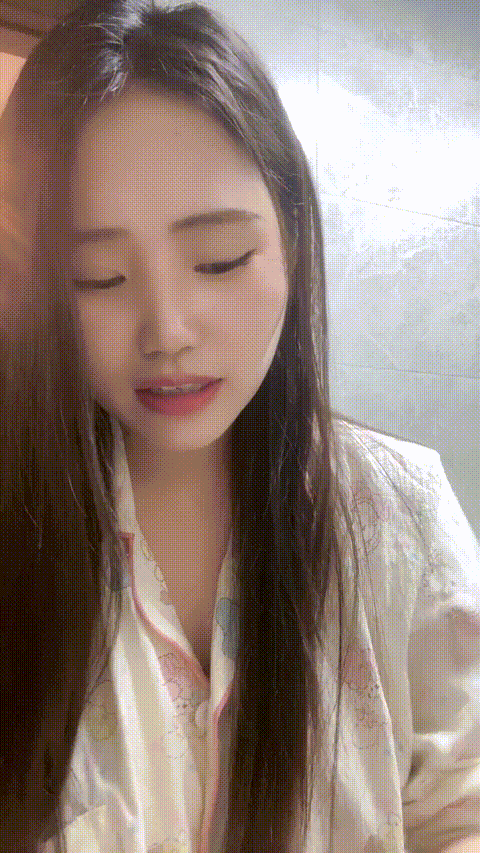 G奶女神【月亮躲在云朵】这个大蜜臀 是最好看 最舒服的 馒头美鲍自慰喷水 (4)_p60_com.gif