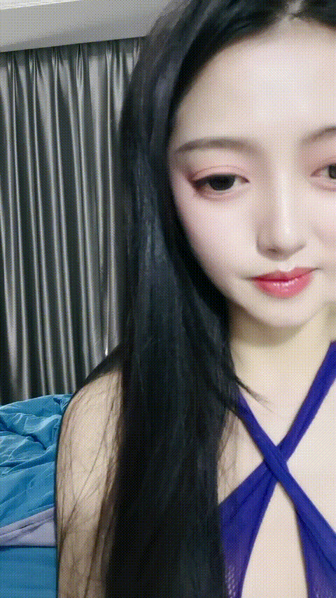 校花女神【想要爸爸抱】奶子不大但是屁股超级大好性感 粉嫩逼逼又小又美 特大道具自慰.gif