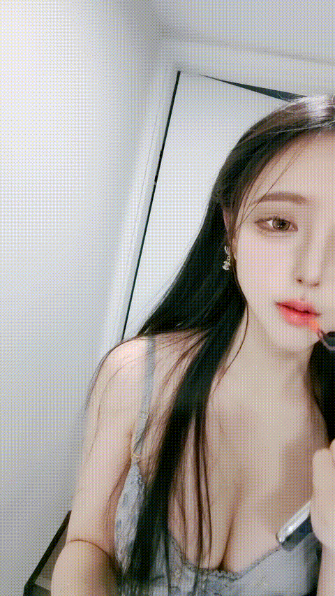 #白雪桅__1_27_m1dkc_p20_compressed.gif