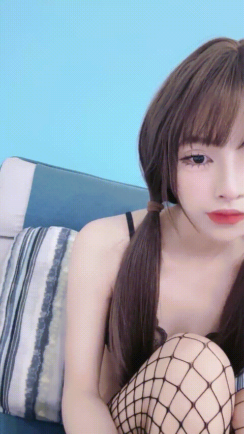 小瓶盖_太美了_我真爱_绿播下海颜值秒杀一切网红！_5_p20_compressed.gif