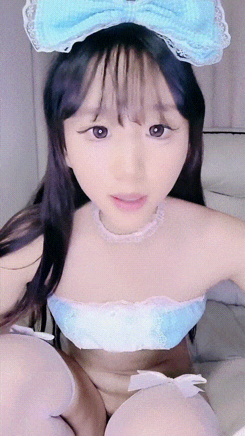 水枪喷_网红_女仆黑丝白丝应有尽有的学妹_道具自慰_9_p20 (2).gif