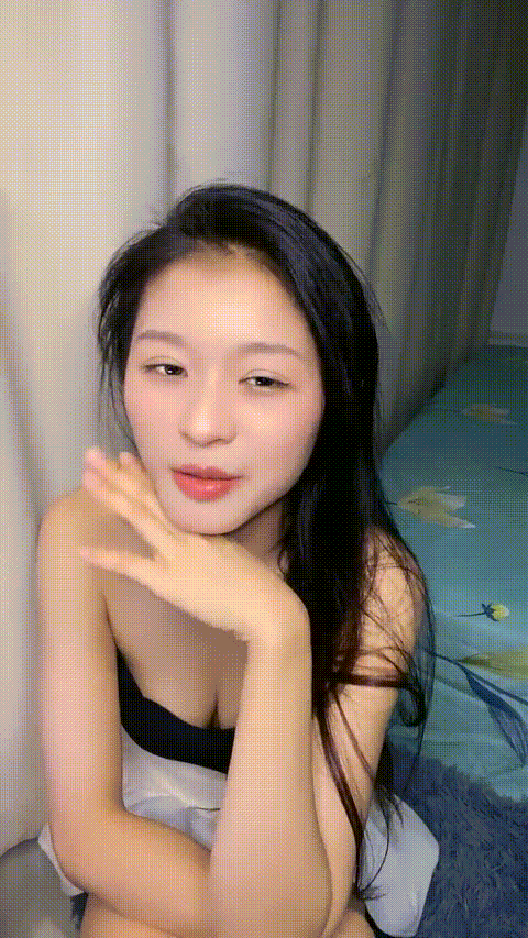 眼镜新人，大学生刚下海，艺术系，【柠美】，嫩的不行清纯女孩反差骚自慰抠逼超淫荡兄.gif