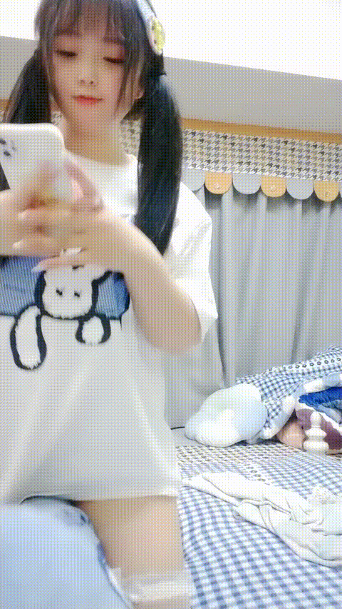 #kitten团团_正宗校花下海啦，小蝴蝶会飞贫乳女神_p20_compressed.gif