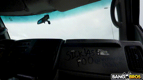 Teacher Tames a Black Mamba_p5.gif