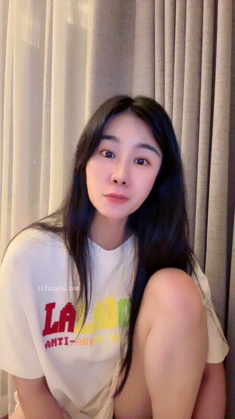 【小碧晨】巨乳尤物神似张碧晨揉奶掰穴道具狂震_8_p5.gif