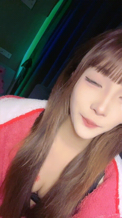 重磅尤物推荐【07阿茶吖】百年难得一见的自慰啪啪大秀 舔逼吸淫水无套啪啪喷水爽 跳蛋.gif