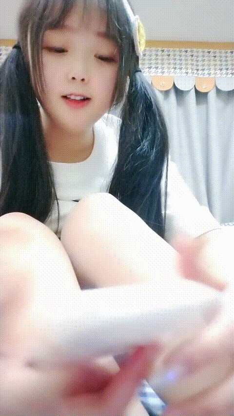 #kitten团团__ofbnw正宗校花下海啦，小蝴蝶会飞贫乳女神_p60_compressed.gif