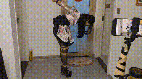 欢乐谷 日式和服与欧式后手吊缚深度版_p40 (2).gif