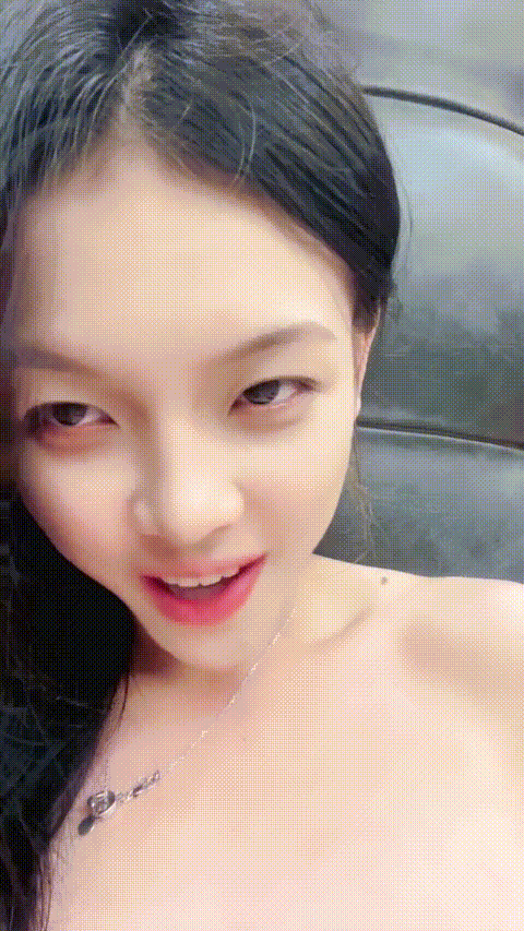 【02年表姐】高颜校花 黑丝大长腿 模特身材 美乳翘臀 道具自慰 无套啪啪 吃鸡骑乘 揉.gif