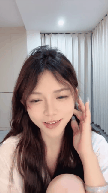 闪闪发光的小嫩逼 绝对天花板的女神 人美逼嫩【咪咪酱】脱光光大秀_start801s_1s.gif.gif