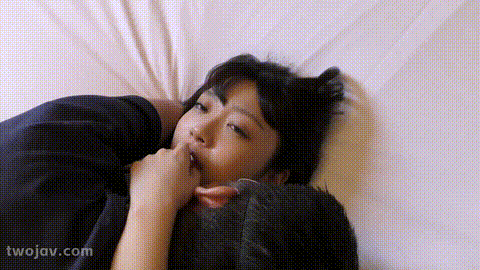 FC2-PPV-4792825_5_p20.gif