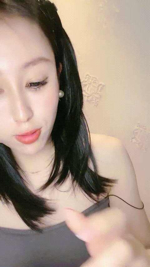 #迪士尼在逃腿模___heuz8_p5_compressed.gif