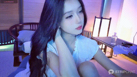 树屋灵灵lucy1811_stripchat_极品福利姬美女_ _01_19_直播视频福利_2_p60.gif