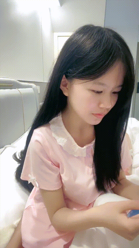 新人巨乳学妹被干【脆弱忧郁】奶子圆滚滚 无套啪啪干爽 全身粉嫩白皙 蝴蝶逼真诱人 (3.gif