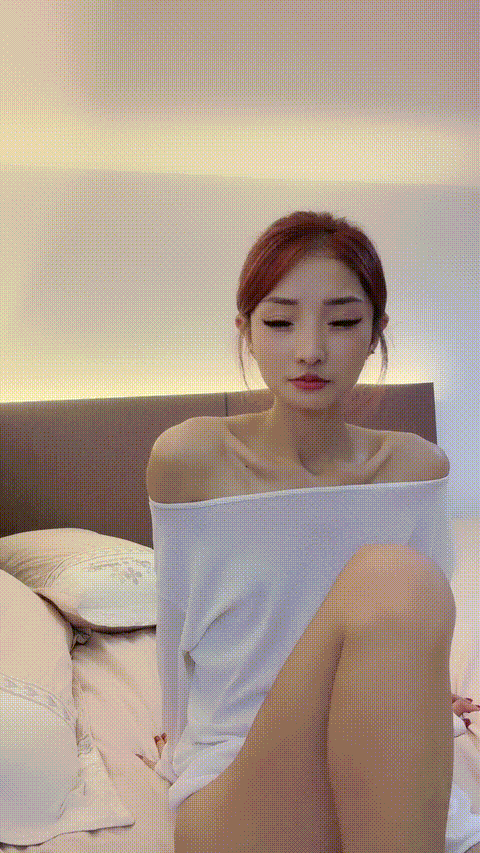 极品尤物被干【06纯欲车模】袜大长腿 模特级身材 无套啪啪 被大屌无情蹂躏内射 (3)_p6.gif