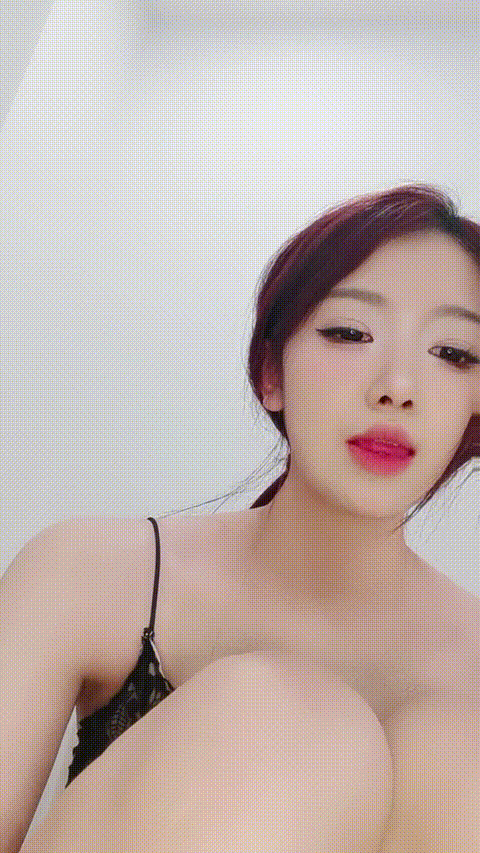 #乔妹妹 G奶女神 长腿 道具自慰 粉逼 (4)_p20.gif