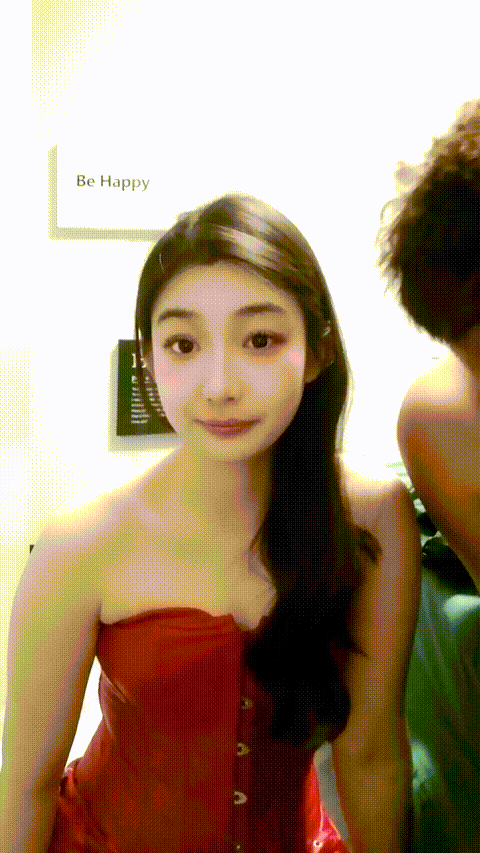 顶级校花【鸭鸭是个M】明星颜值 大奶翘臀 逼毛浓厚 被男友拉去 自慰大鸡巴抽插 啪啪赚.gif