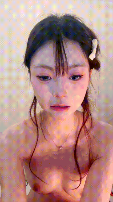 【小佳宝】超甜校花 美乳粉逼 很是清纯 沐浴 手势舞 掰穴自慰 (3)_p20_compressed.gif.gif