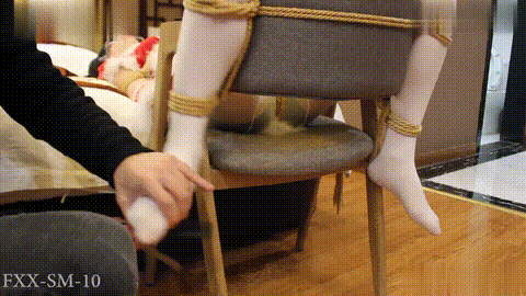 今日黄片_ FXX_FXX_SM_10_终章_圣诞特辑，未知陷阱_提拉股绳_固定强制（离别片_极限片.gif