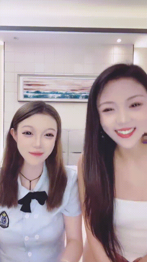 男人的幸福时光【土豆表妹】三女干一男 无套内射 刺激 个个都是水嫩养眼 性感丝袜长腿.gif