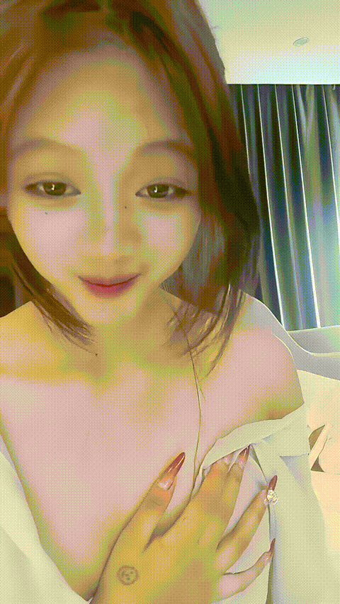 崽崽 2009788869_20251020-053820 01_04_29-_p5_compressed.gif