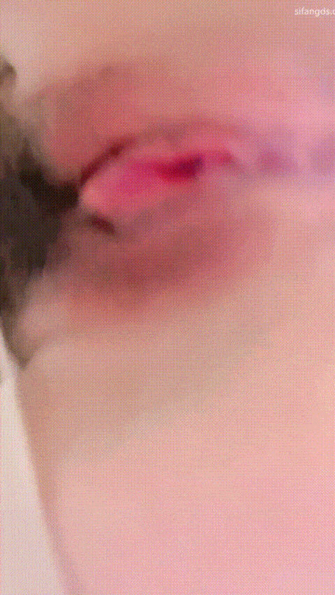 【溢美】极品御姐，美乳高挑骚御姐天天道具喷水_2568_p80 (2).gif