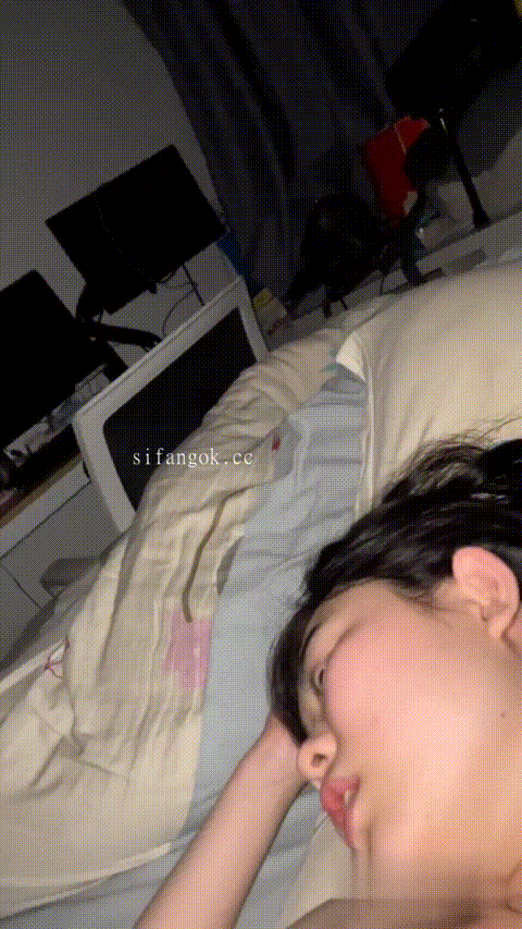 云盘高质露脸泄密白嫩大奶眼镜大学生美女与同居男友各种性爱自拍流出_p60_compressed..gif