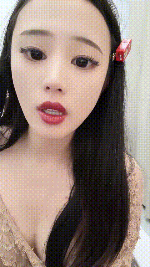 【小鱼糕冷】巨乳空姐 温泉会所 逼毛很多但是逼逼粉嫩 水中无套后入 道具自慰 爽死啦 .gif