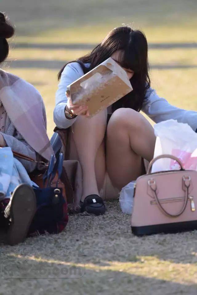 beige-pantyhose-panchira754038.jpg