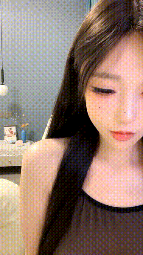 黛诗诗_20260217_132837_p20_compressed.gif