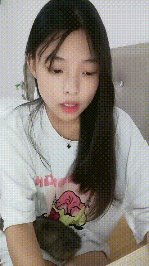 小草莓真好吃_00000ur9n0_p60_compressed.gif