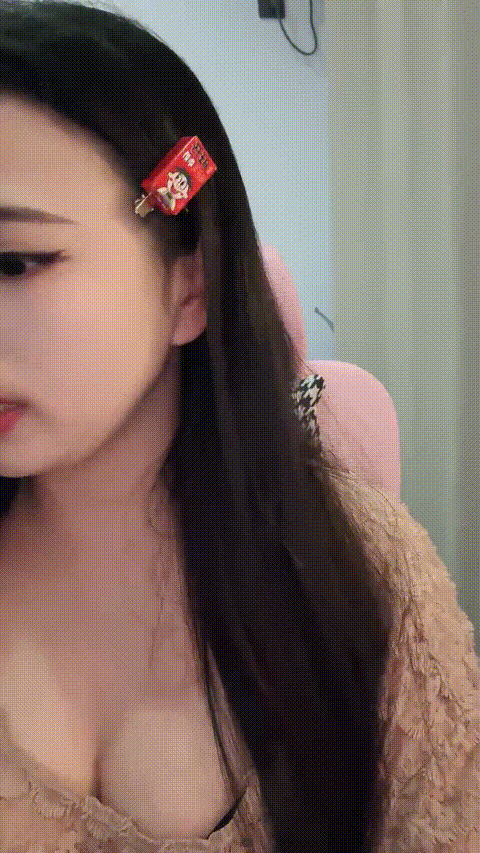 【小鱼糕冷】巨乳空姐 温泉会所 逼毛很多但是逼逼粉嫩 水中无套后入 道具自慰 爽死啦 .gif