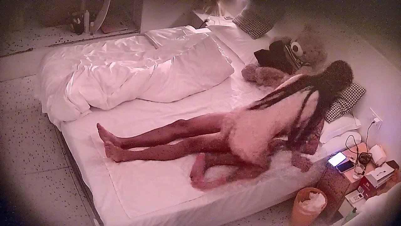 酒店针孔偷拍口活好的楼凤外围女接待客人10.mp4_20260109_225747.973.jpg