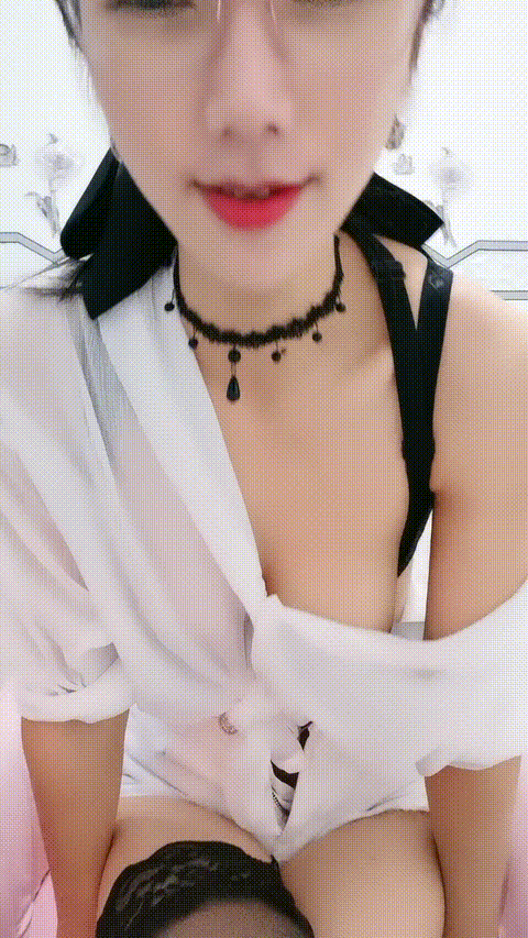 #八国混血__2_2_p5_compressed.gif