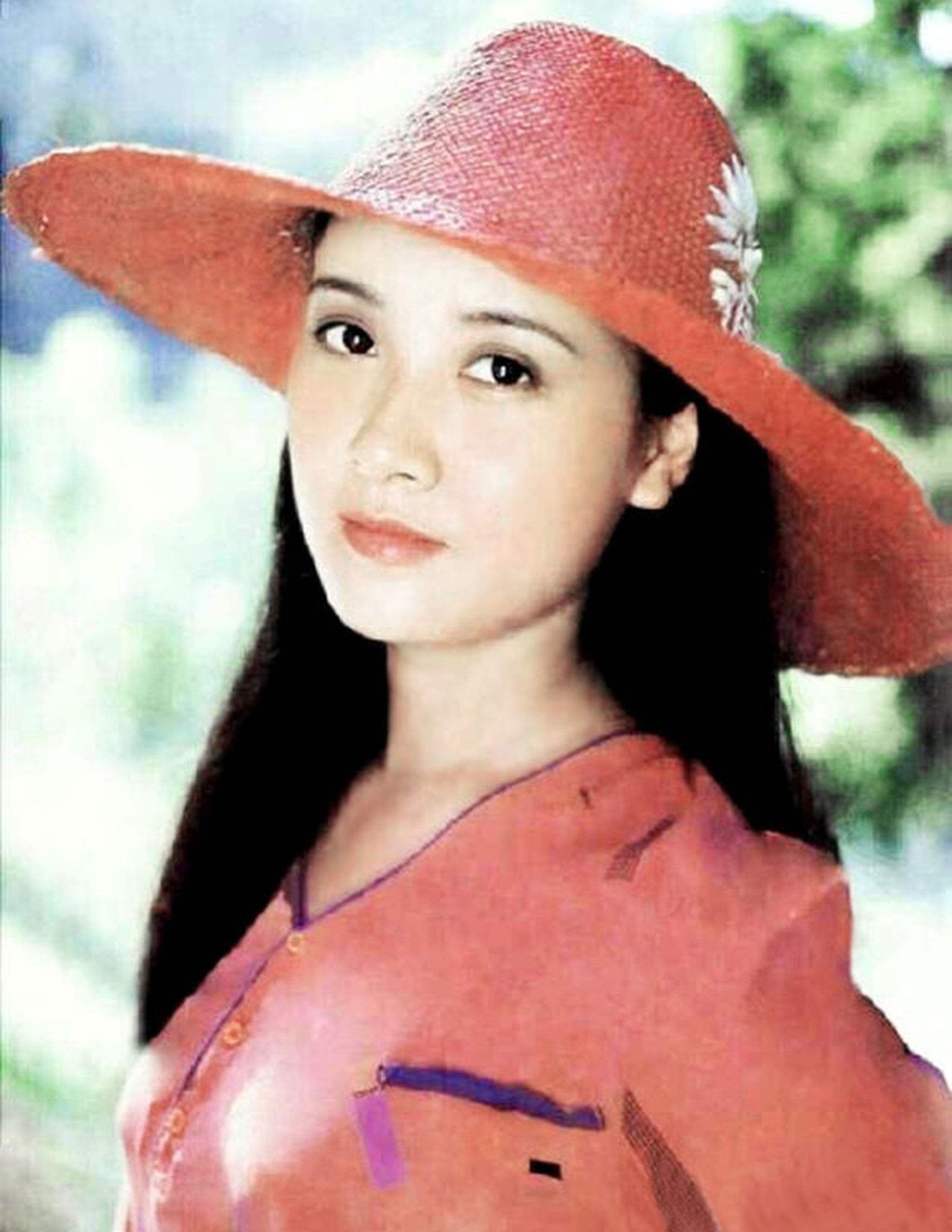 邓婕.jpg