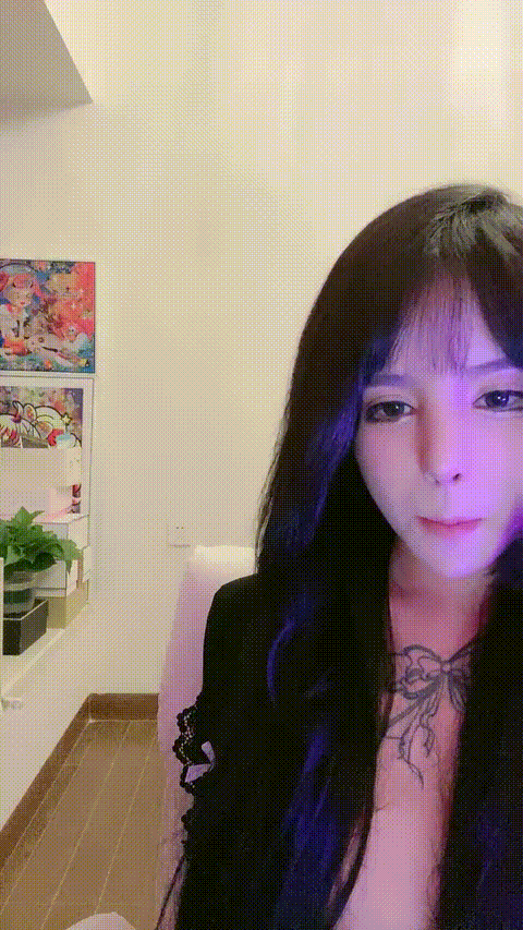 #岡田纱佳_#润儿__mfnrk_p80_compressed.gif