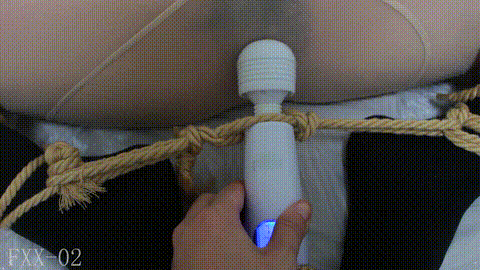 今日黄片_ FXX_FXX_02_凡小晓化身可爱女仆惨被玩弄，没钱买羞耻袜咱自己画，小样儿训.gif